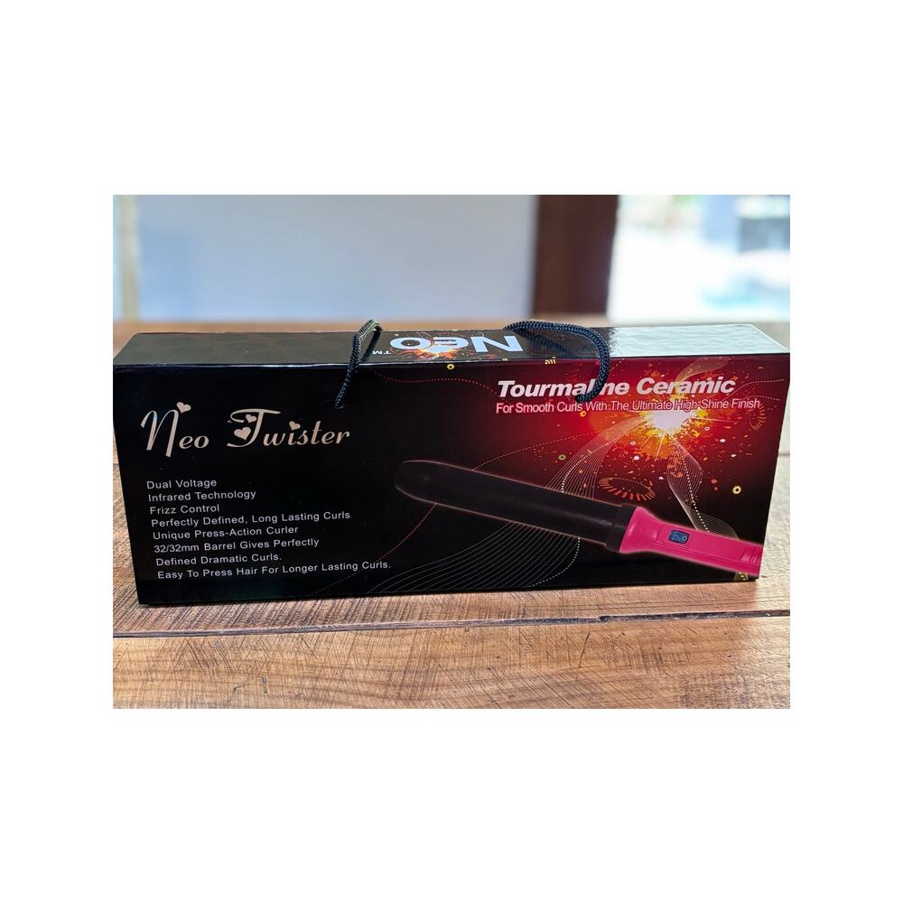 NIB NEO Twister‎ Tourmaline Ceramic Curling Wand Pink And Black 32mm Barrel